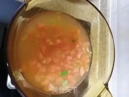 Make Tomatoes, eggnut soup step 2