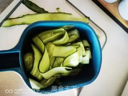 Make Soy sauce and vegetable rolls step 12