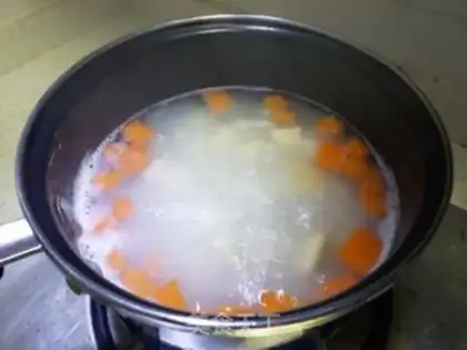 Make Chicken carrot soup step 3