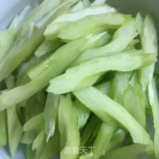 Make Lanzhou lilies for pelicans step 1