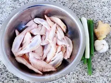 Make The chicken wings are sharp step 0