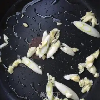 Make Lanzhou lilies for pelicans step 4