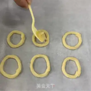 Make The Roman shield of Schismer step 7