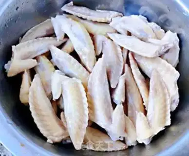 Make The chicken wings are sharp step 3