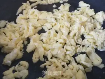Make Carrot egg omelet dumplings step 1