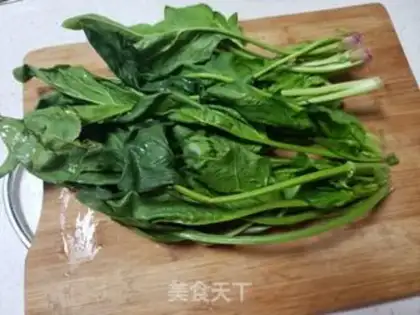 Make Spinach fried eggs step 0