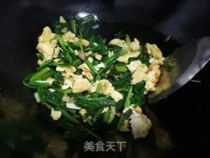Make Spinach fried eggs step 5