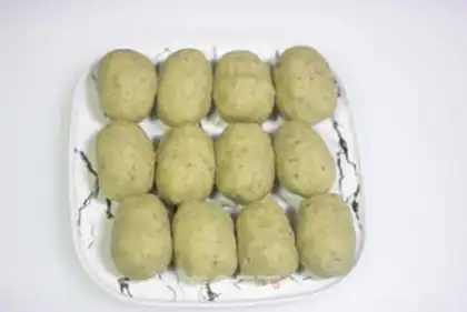 Make Cinnamon green bean cake step 11