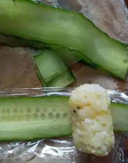 Make Cucumber sushi step 4