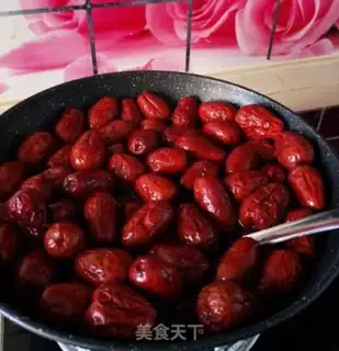 Make Homemade red date mud step 3