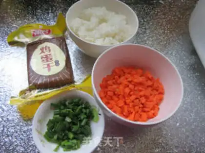 Make Carrot eggs for fried rice step 0