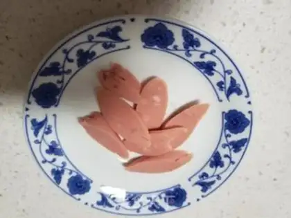 Make Ham sausage noodles step 1
