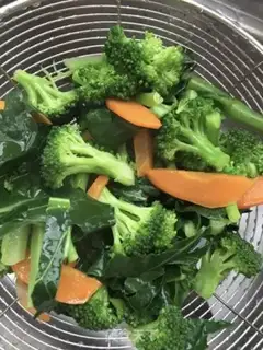 Make Weenie fried broccoli step 6