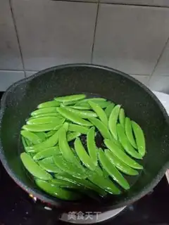 Make Fresh lilies for sweet beans step 1