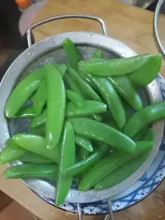 Make Fresh lilies for sweet beans step 2