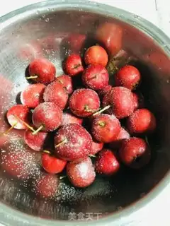 Make A snowball step 1