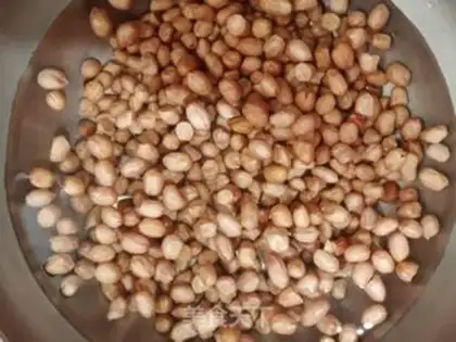 Make The salt and the fragrance of peanut rice step 0