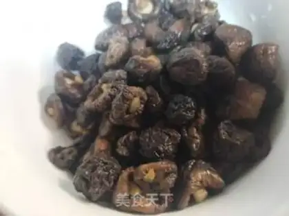 Make Frozen chicken with mushrooms step 1