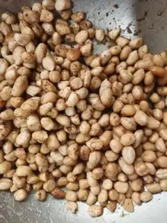Make The salt and the fragrance of peanut rice step 3