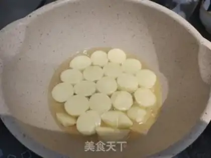 Make Home-cooked potatoes burn Japanese tofu step 2