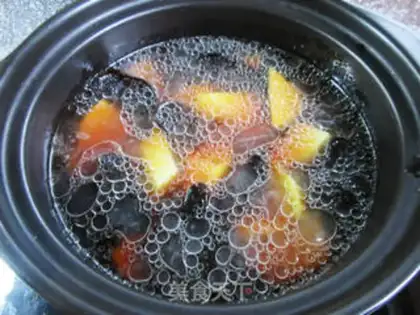 Make Black-mucked eggs and potatoes step 7