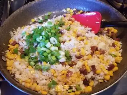 Make Weenie corn egg fried rice step 9