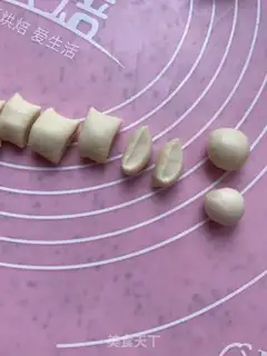 Make Cat claw bread step 4