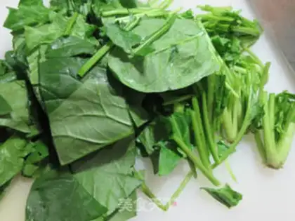 Make Squeaky fishball spinach soup step 1