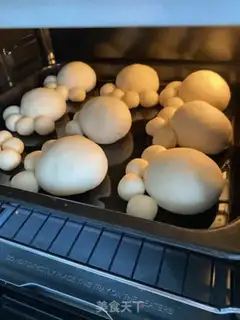 Make Cat claw bread step 7