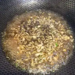 Make Garlic gravy step 7