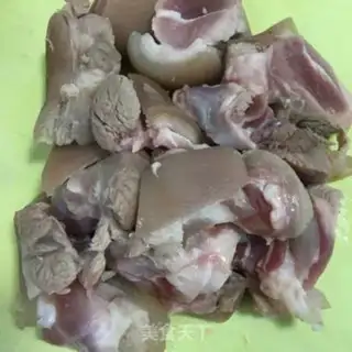 Make Two mushrooms for elbows step 0