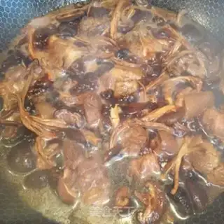 Make Two mushrooms for elbows step 7