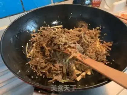 Make The onions are dry step 1