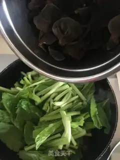 Make Spring food and weeds, Black Muir step 5