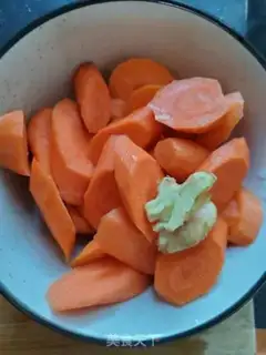 Make Fishcake carrots step 1