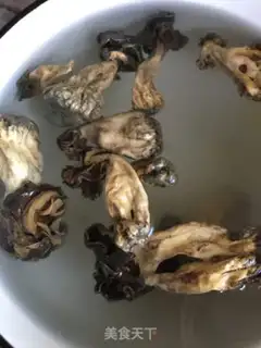 Make Barchuria yellow bouquet pigeon step 1