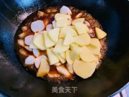 Make Pyramid pastry potatoes step 3