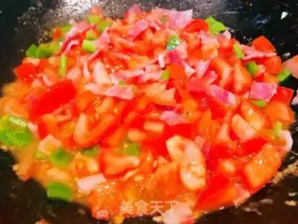 Make Bacon pepper tomato fried eggs step 7