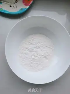 Make Shrimp spinach hand noodles step 1
