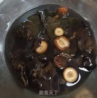 Make Mulberry mushrooms and tofu step 0
