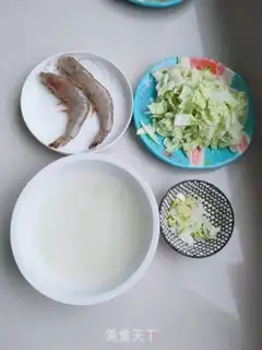 Make Shrimp spinach hand noodles step 6