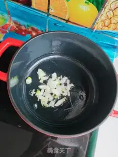 Make Shrimp spinach hand noodles step 7