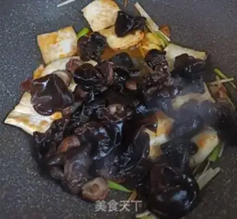 Make Mulberry mushrooms and tofu step 4