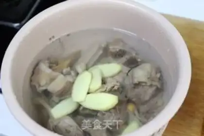 Make Tea mushroom duck stew step 2
