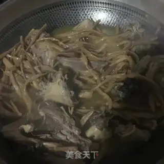 Make Barchuria yellow bouquet pigeon step 16