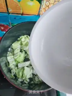 Make Shrimp spinach hand noodles step 10