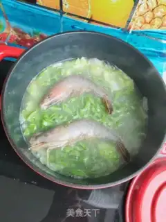 Make Shrimp spinach hand noodles step 13