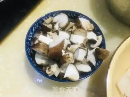 Make Chicken mushrooms and carrot rice step 3