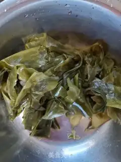 Make Cleaning up the seaweed bud step 1
