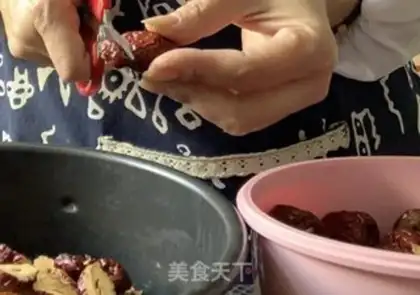 Make Homemade sugar-free glue cake step 4